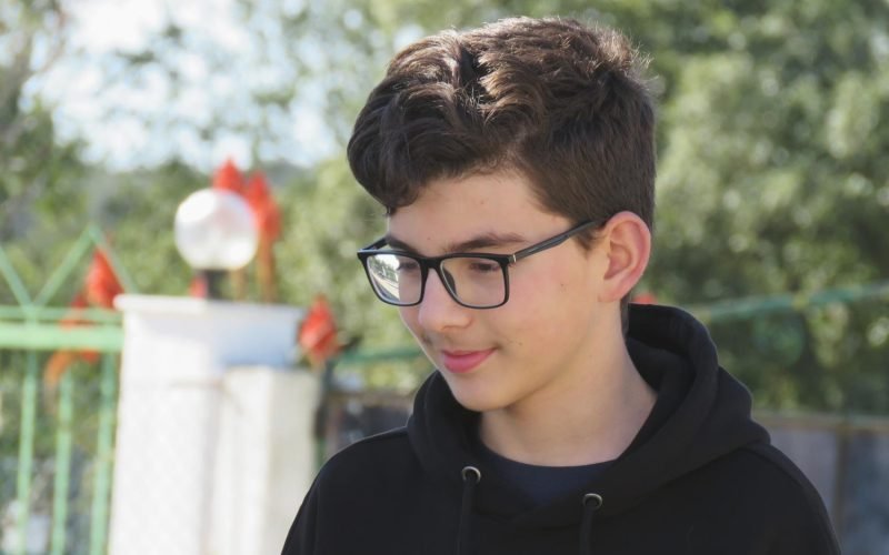 El bigote en los adolescentes: crecimiento y confianza